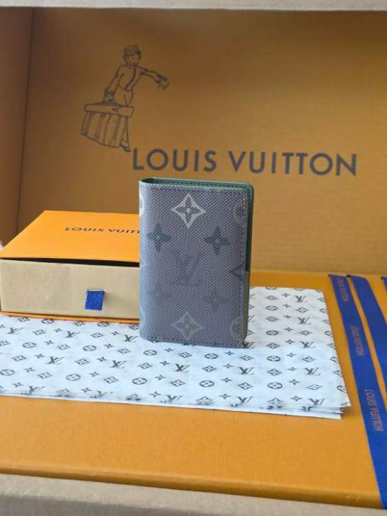Picture of Louis Vuitton Wallets _SKUfw222909036fw